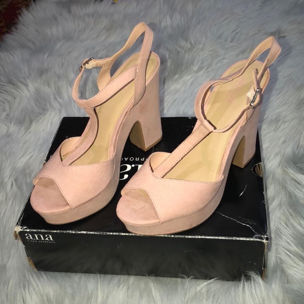 COPY - a.n.a Valerie Blush